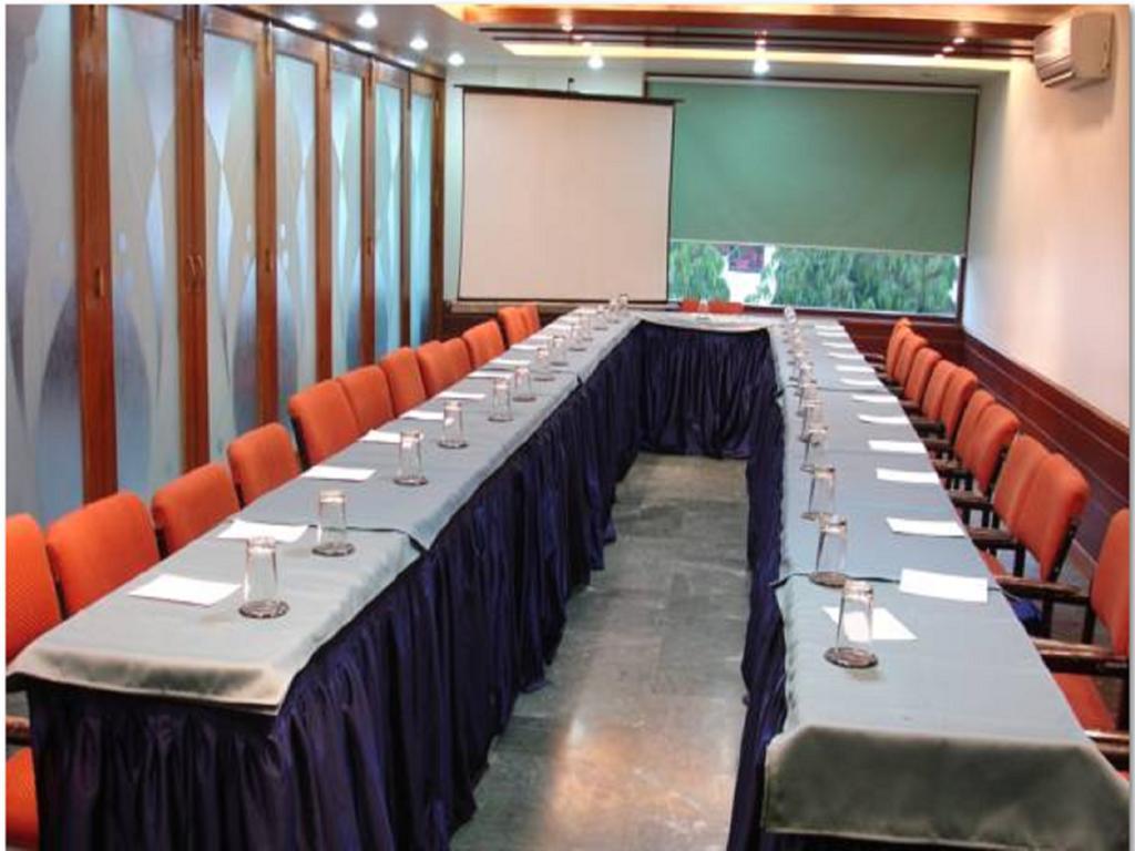 Oyo 15791 Flagship Hotel Executive Hazratganj 勒克瑙 外观 照片