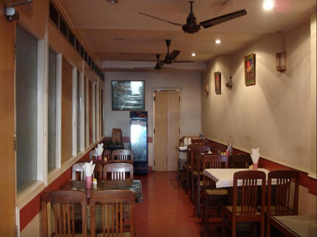 Oyo 15791 Flagship Hotel Executive Hazratganj 勒克瑙 外观 照片