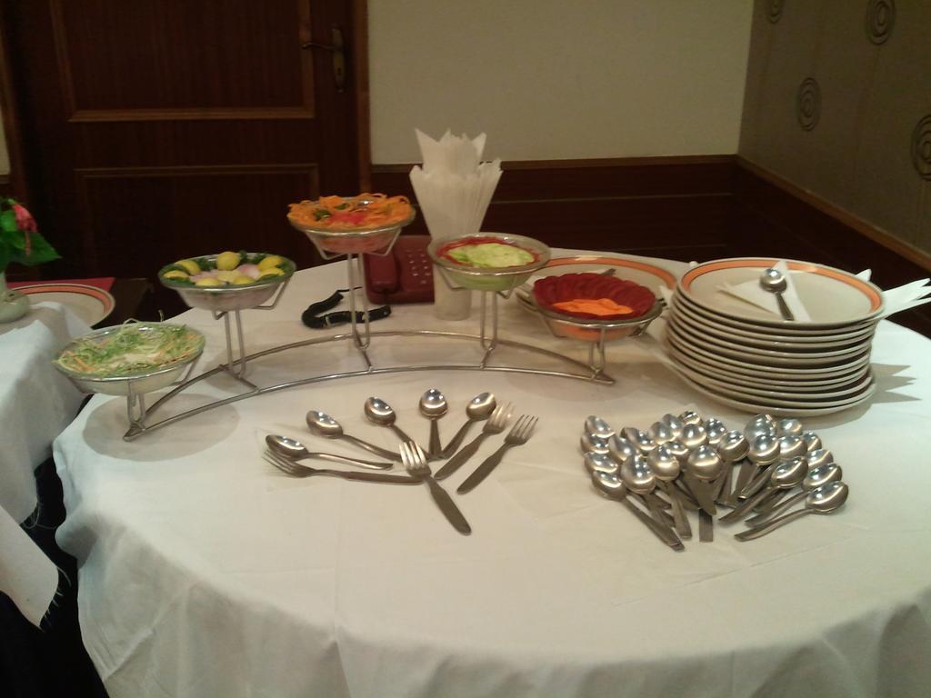 Oyo 15791 Flagship Hotel Executive Hazratganj 勒克瑙 外观 照片