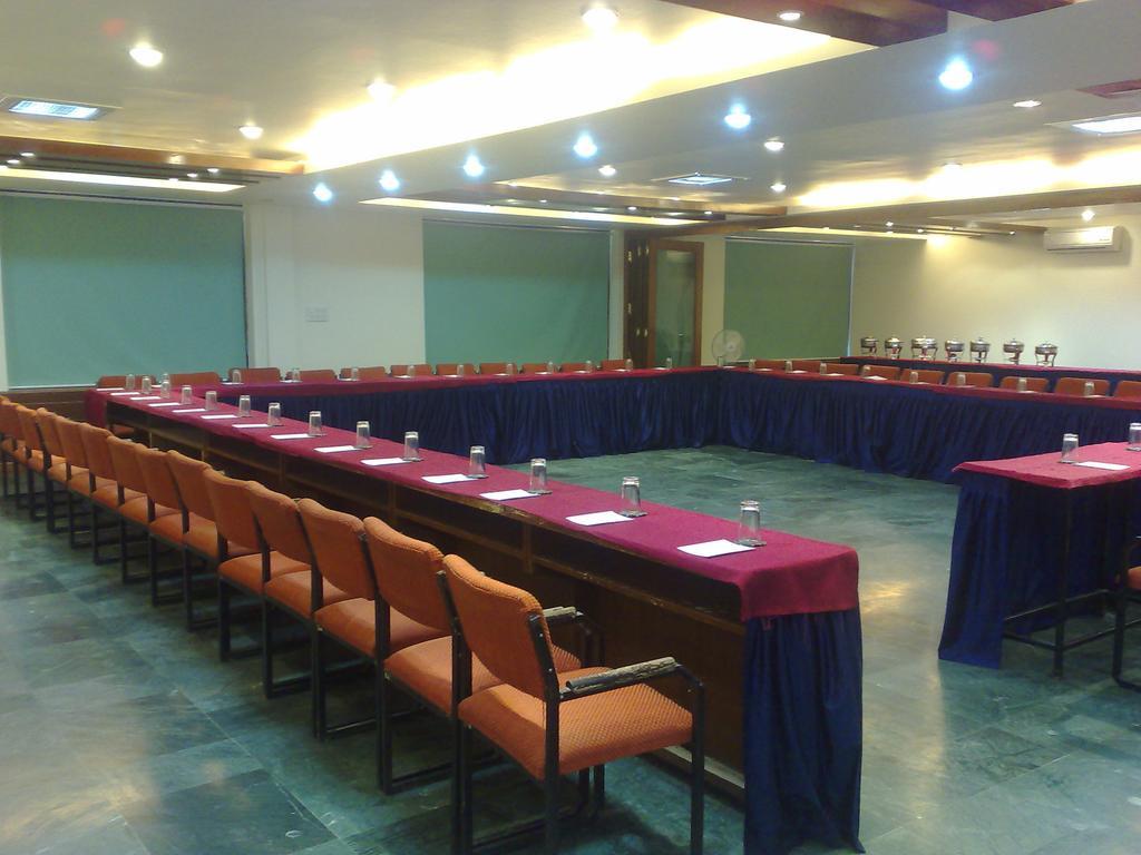 Oyo 15791 Flagship Hotel Executive Hazratganj 勒克瑙 外观 照片